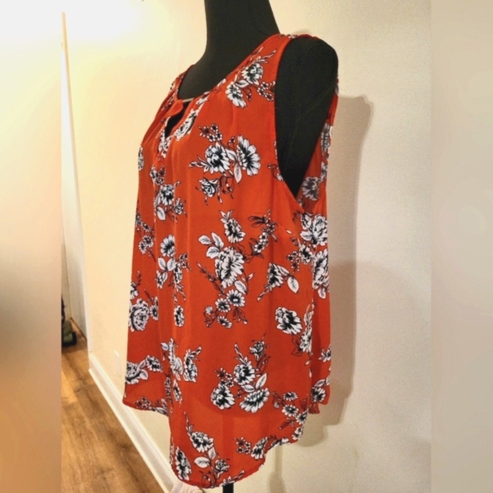 TORRID Red, Black, & White Floral Sleeveless Top (Torrid Size 0/Large) - Picture 6 of 15